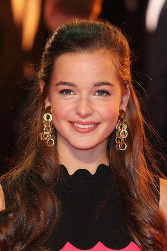 Podobny aktor do Gerran Howell: Celine Buckens