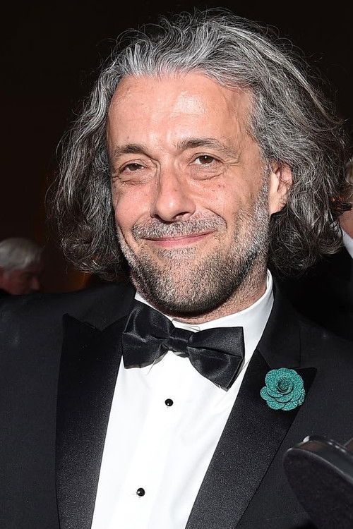 Podobny aktor do Gerran Howell: Paul Lambert