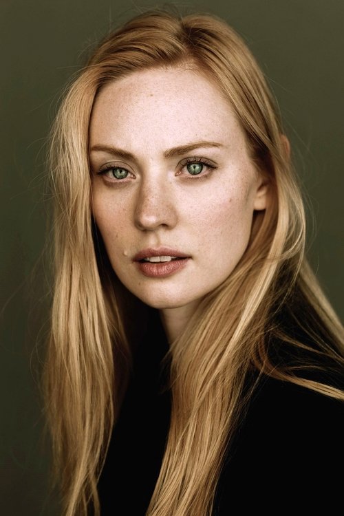 Deborah Ann Woll jako Karen Page w obsadzie Daredevil: Odrodzenie