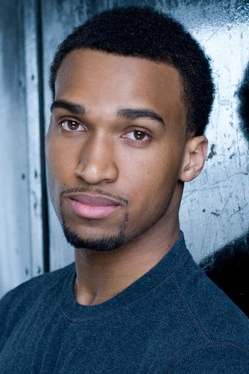 Podobny aktor do Isa Briones: Nathan Mitchell