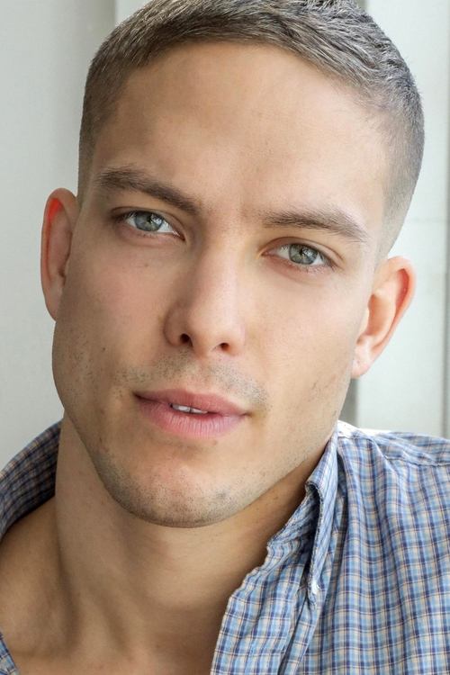 Podobny aktor do Levon Hawke: Blake Richardson